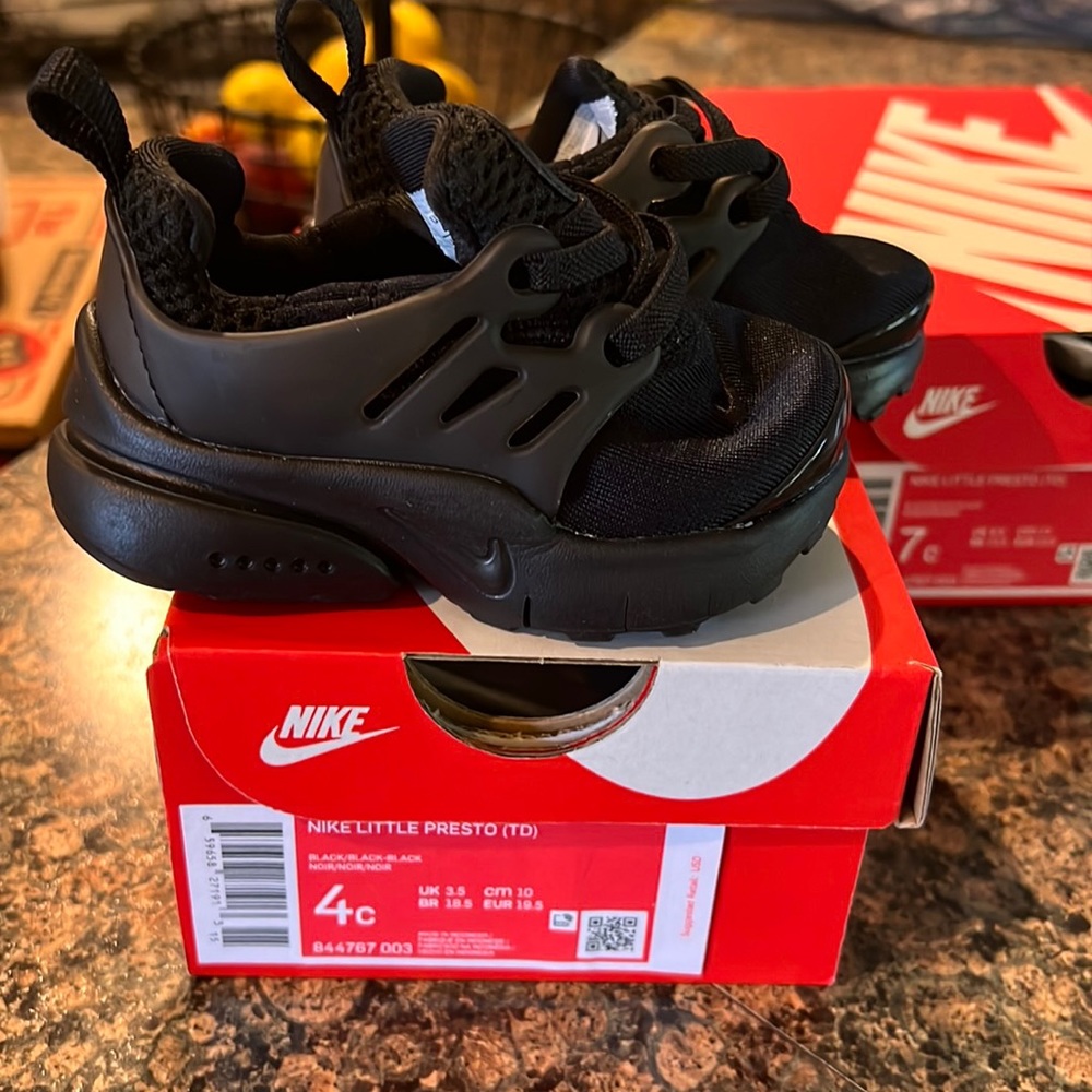 Nike little presto